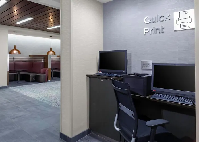 Courtyard By Marriott St. Louis West County