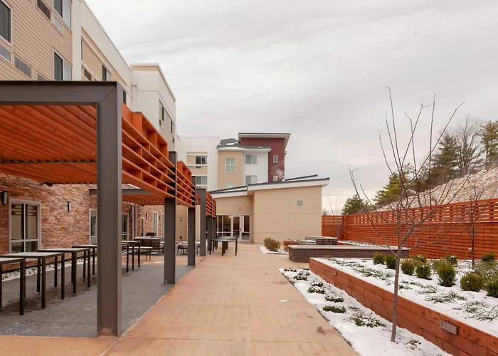 Courtyard By Marriott St. Louis West County