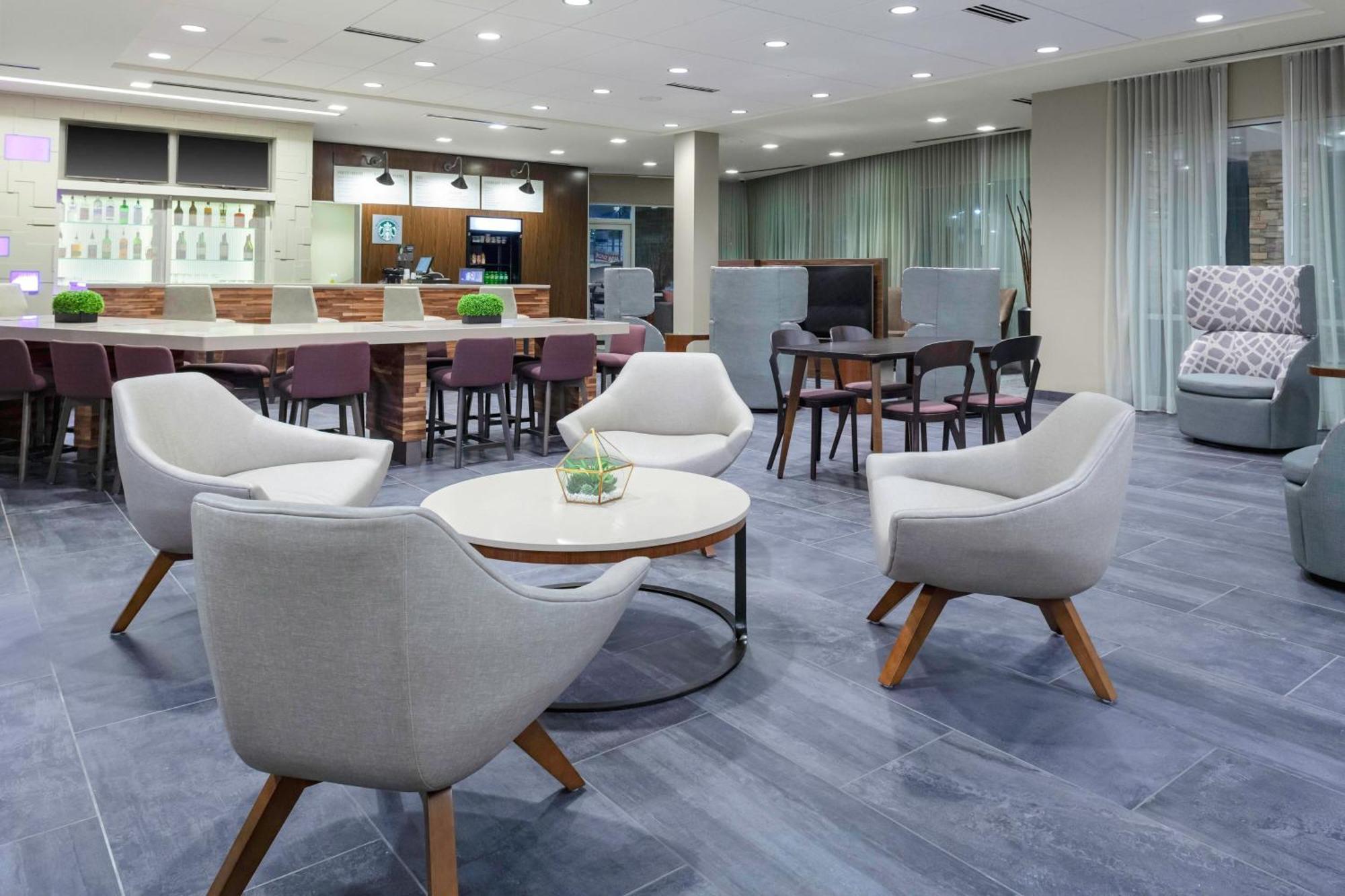 Courtyard By Marriott St. Louis West County